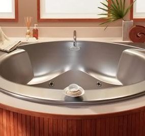 Radius Luxury Bath from Lasco